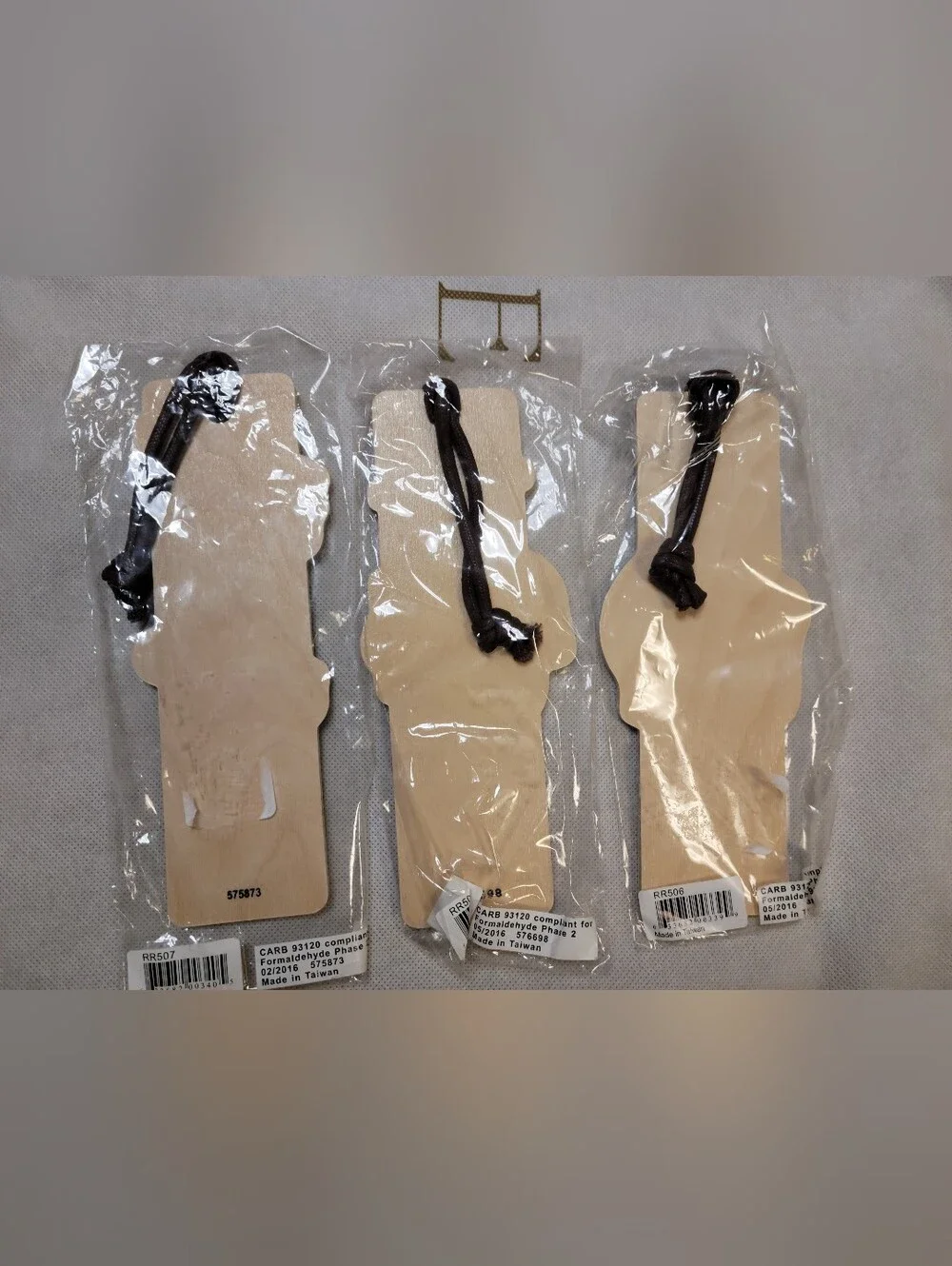 NEW 3pc Lakeshore Learning Teachers  School  Wooden Hall Passes